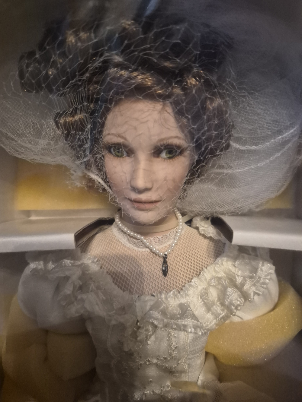 Paradise Galleries Emily Bride. RARE - Picture 2 of 4